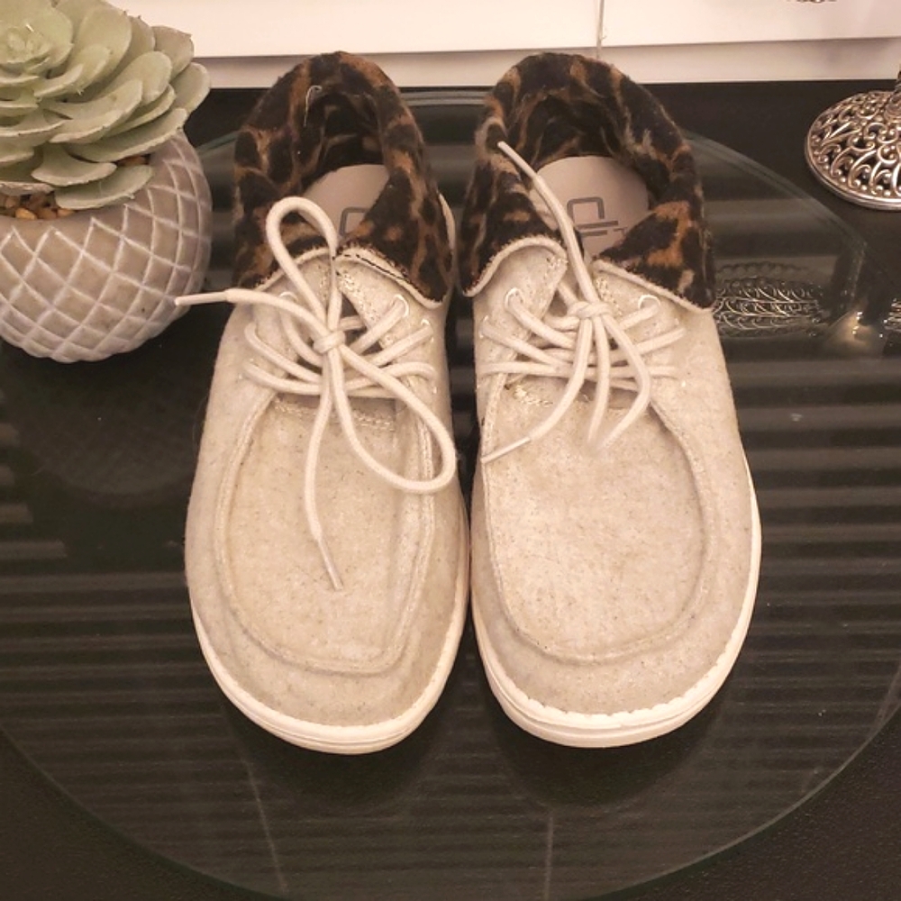 Hey Dude Lace Up Shoes Cream Cheetah Britt Faux Fur Trim Lace Up 8 Convertible